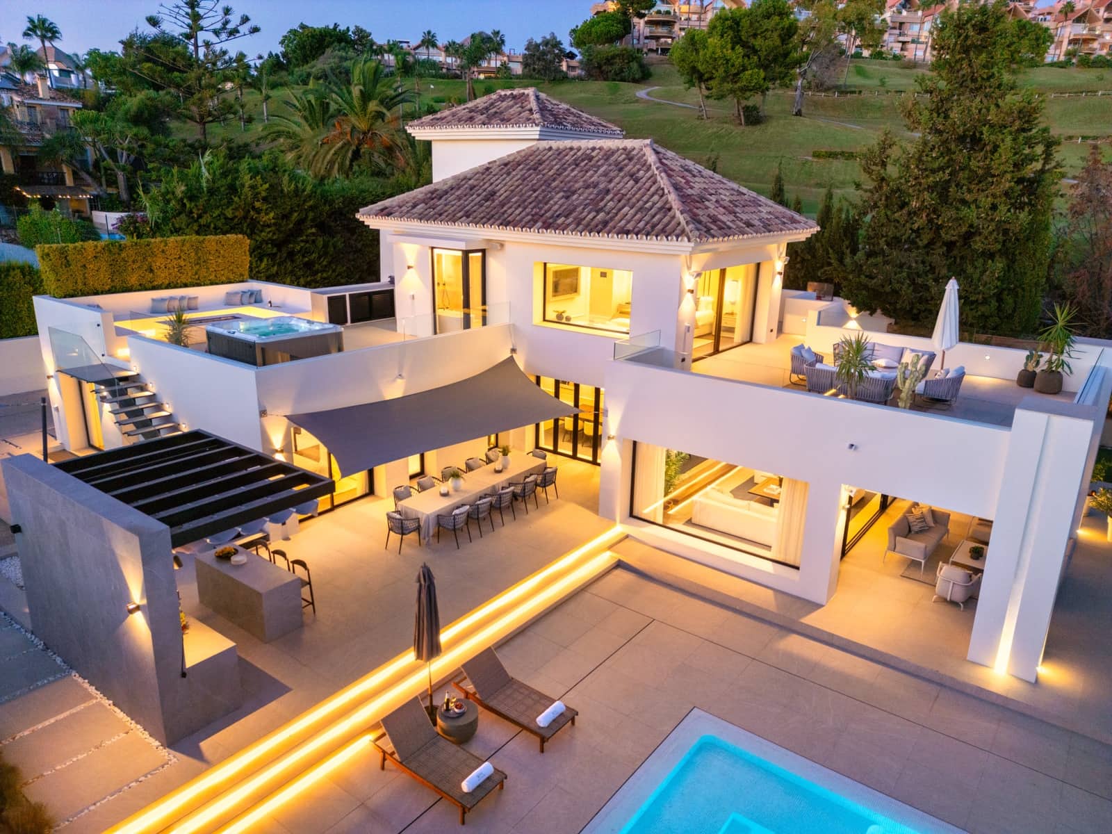 6 camera da letto Villa in vendita in Nueva Andalucia con piscina garage - 5.850.000 € (Rif: 9245784)
