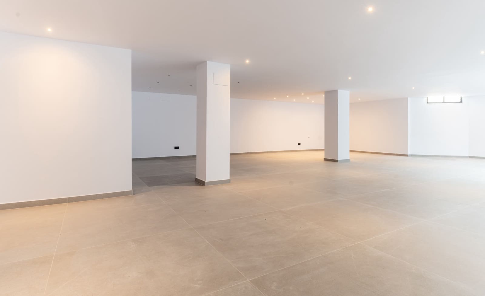 5 makuuhuone Huvila myytävänä paikassa Marbella mukana uima-altaan 
autotalli - 3 800 000 € (Ref: 9245785)