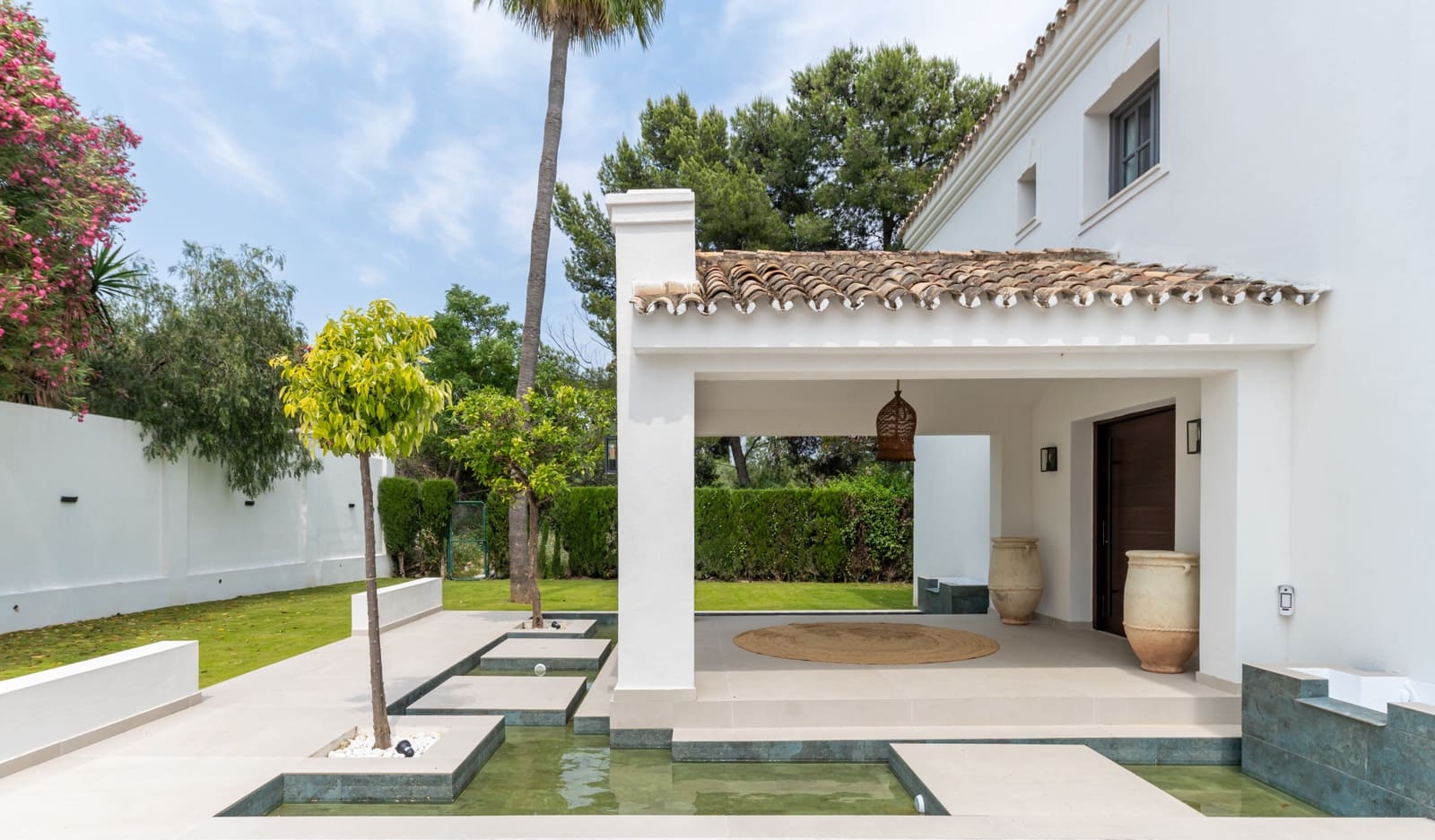 5 bedroom Villa for sale in Marbella with pool garage - € 3,800,000 (Ref: 9245785)