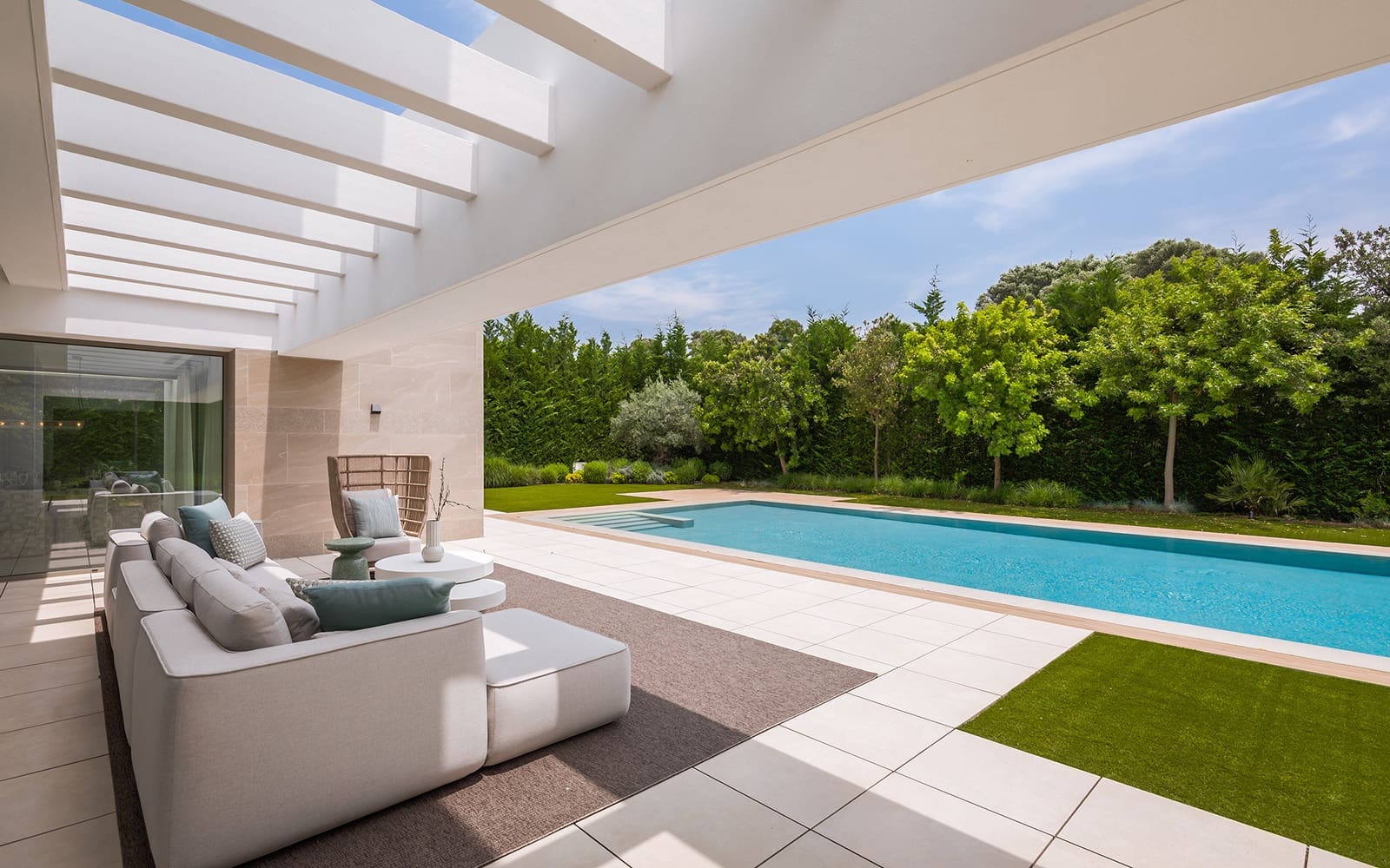 5 Zimmer Villa zu verkaufen in New Golden Mile mit Pool Garage - 2.495.000 € (Ref: 9245786)