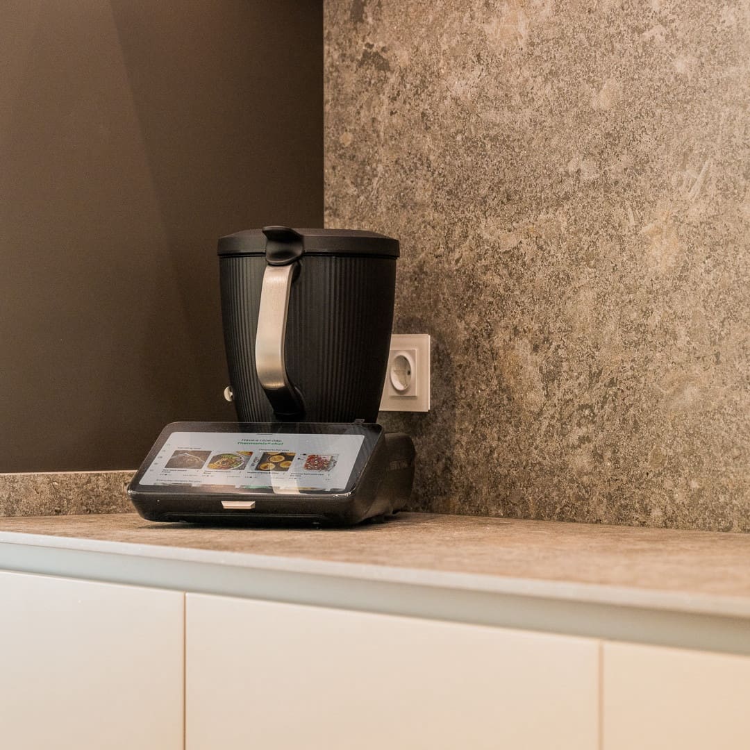 3 bedroom Penthouse for sale in Estepona with pool garage - € 2,695,000 (Ref: 9245788)