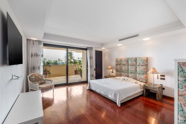 3 soveværelse Lejlighed til salg i Puerto Banus, Marbella med swimmingpool garage - € 6.900.000 (Ref: 9245792)