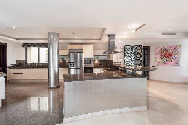 3 soveværelse Lejlighed til salg i Puerto Banus, Marbella med swimmingpool garage - € 6.900.000 (Ref: 9245792)