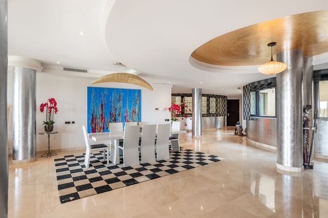 3 soveværelse Lejlighed til salg i Puerto Banus, Marbella med swimmingpool garage - € 6.900.000 (Ref: 9245792)