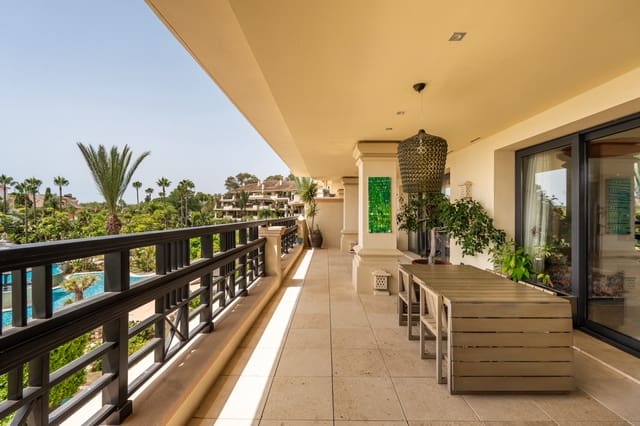 3 soveværelse Lejlighed til salg i Puerto Banus, Marbella med swimmingpool garage - € 6.900.000 (Ref: 9245792)