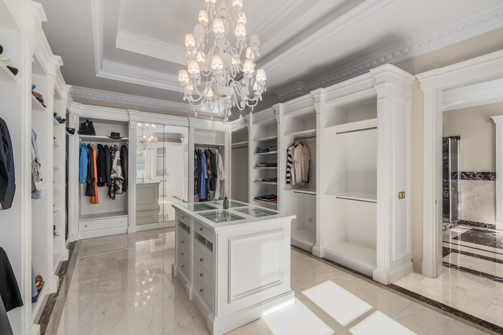 7 Zimmer Villa zu verkaufen in Marbella mit Pool Garage - 16.000.000 € (Ref: 9245795)