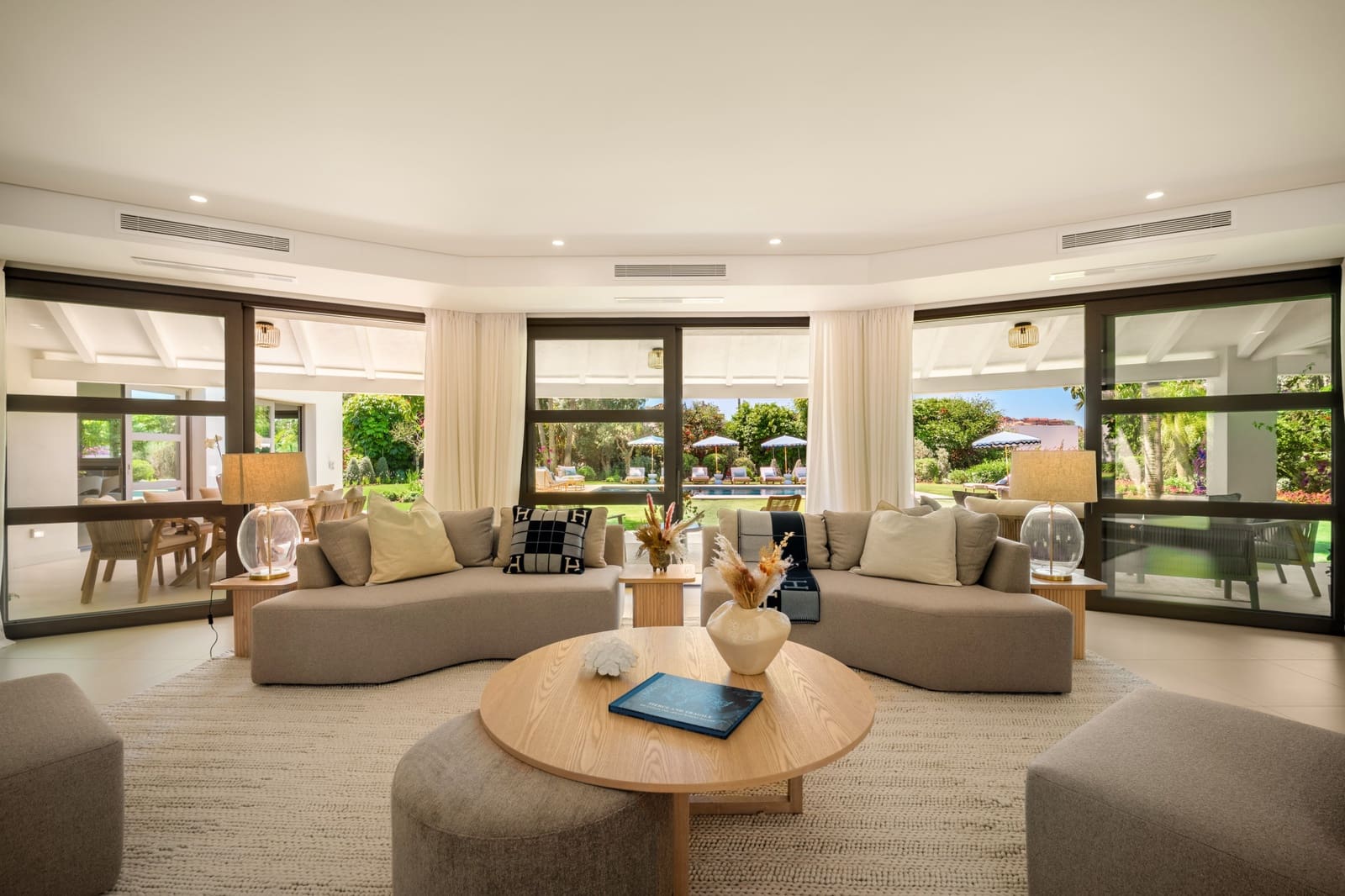 5 sypialnia Willa na sprzedaż w Marbella z basenem garażem - 6 995 000 € (Ref: 9245798)
