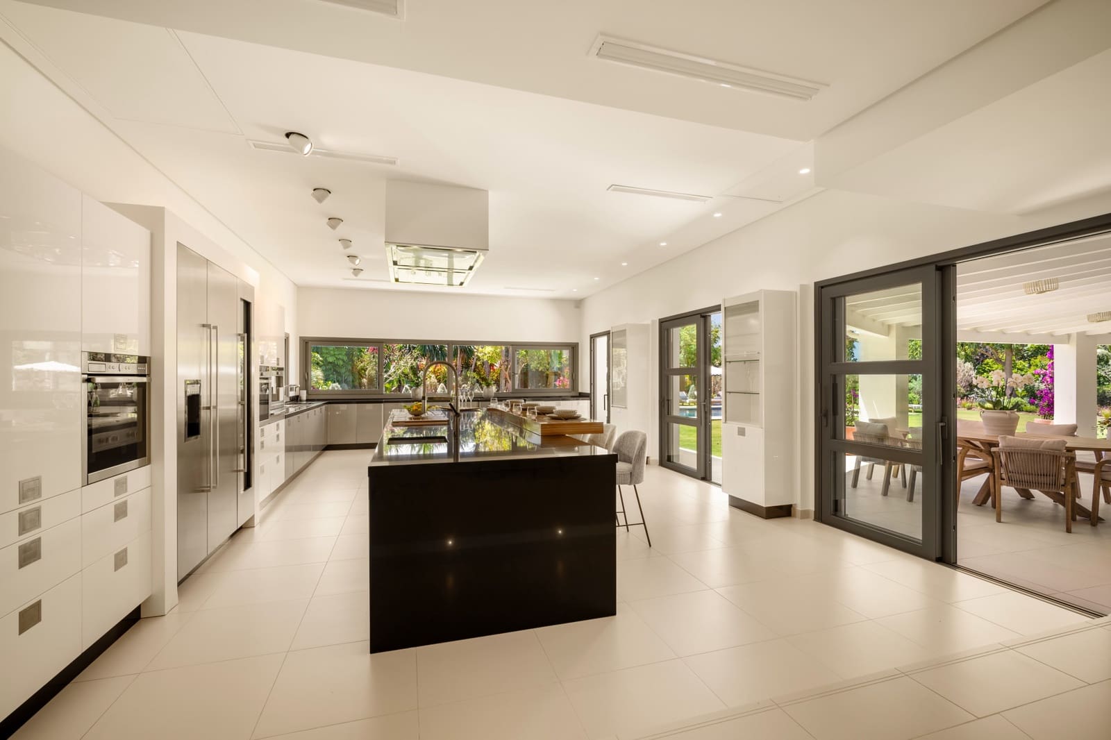 5 sypialnia Willa na sprzedaż w Marbella z basenem garażem - 6 995 000 € (Ref: 9245798)