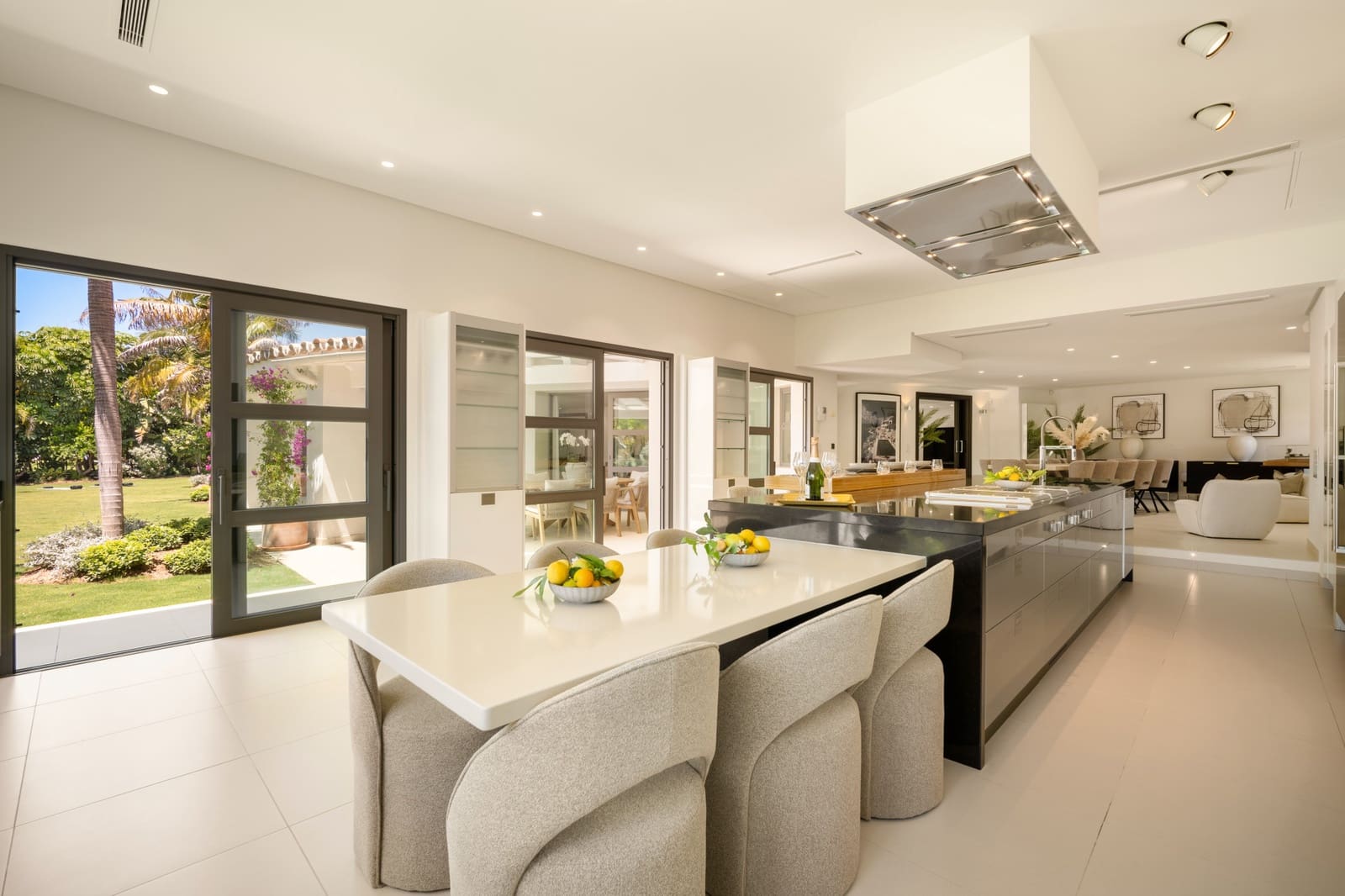 5 sypialnia Willa na sprzedaż w Marbella z basenem garażem - 6 995 000 € (Ref: 9245798)