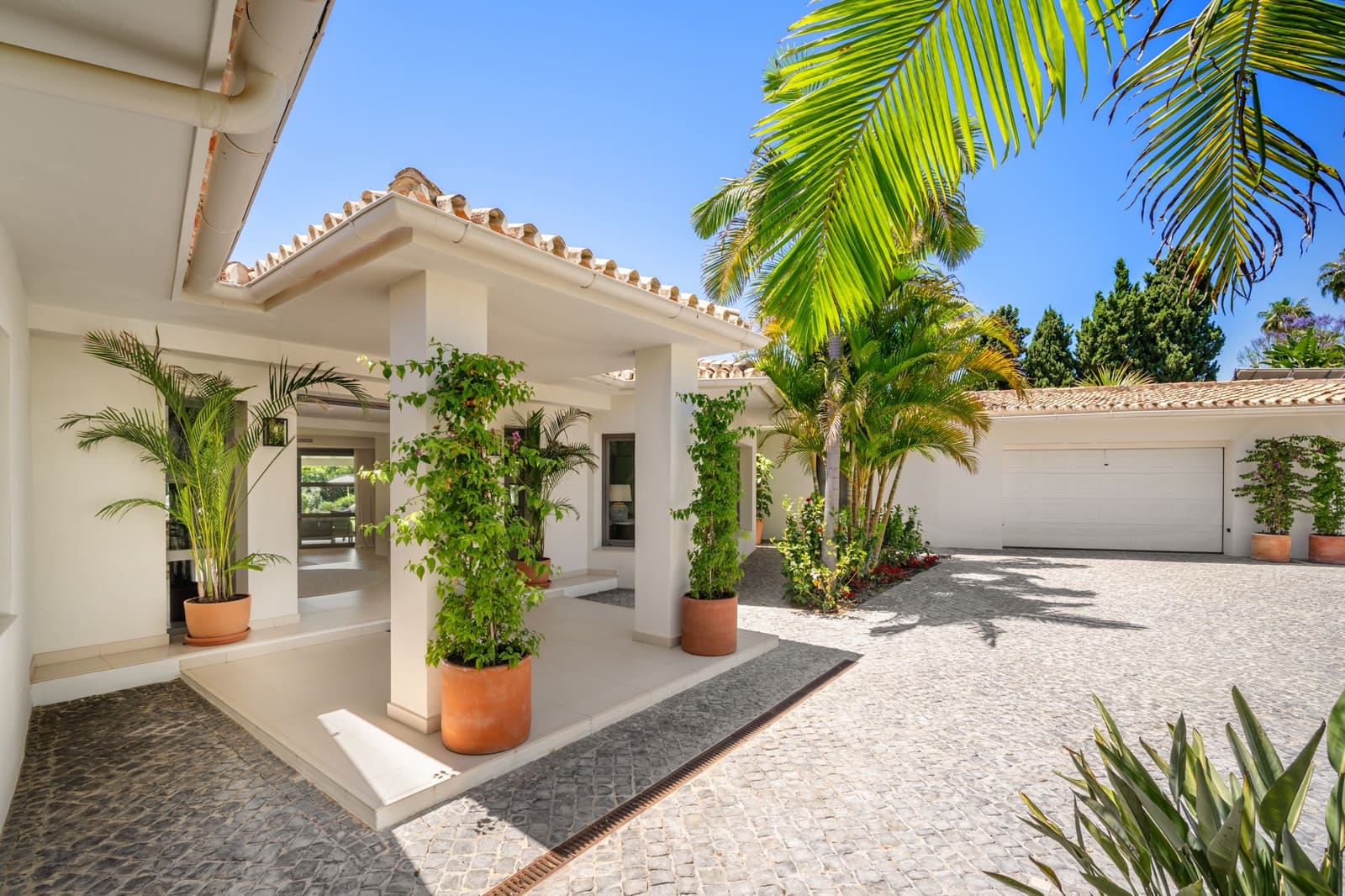 5 sypialnia Willa na sprzedaż w Marbella z basenem garażem - 6 995 000 € (Ref: 9245798)