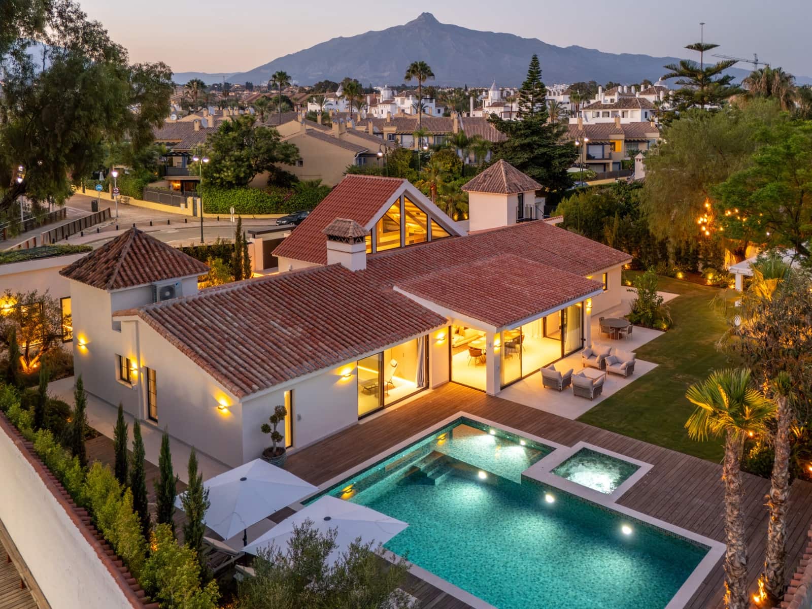 5 bedroom Villa for sale in Puerto Banus with pool garage - € 6,500,000 (Ref: 9245799)