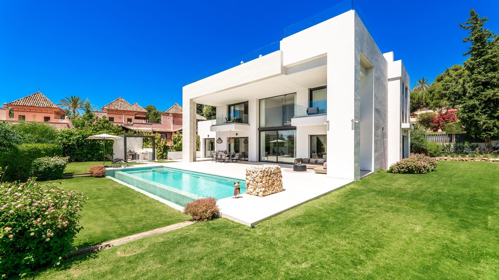 5 bedroom Villa for sale in Marbella with pool garage - € 6,950,000 (Ref: 9245801)