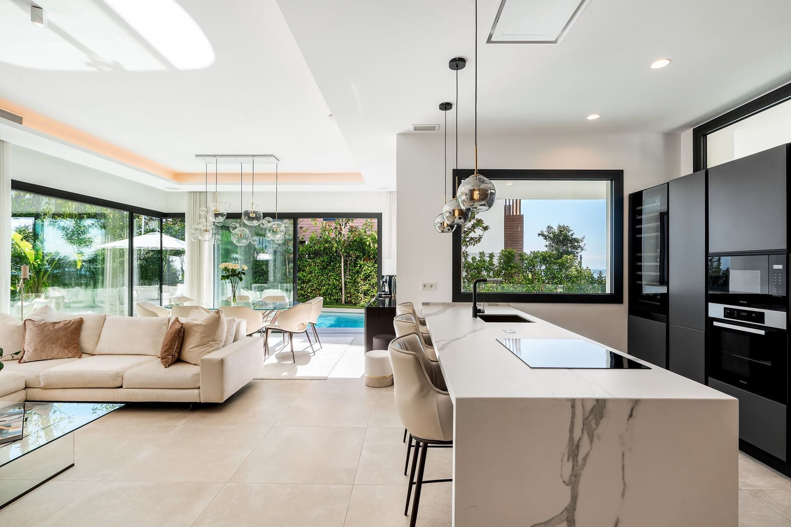 4 bedroom Semi-detached Villa for sale in Marbella with pool garage - € 3,500,000 (Ref: 9245817)