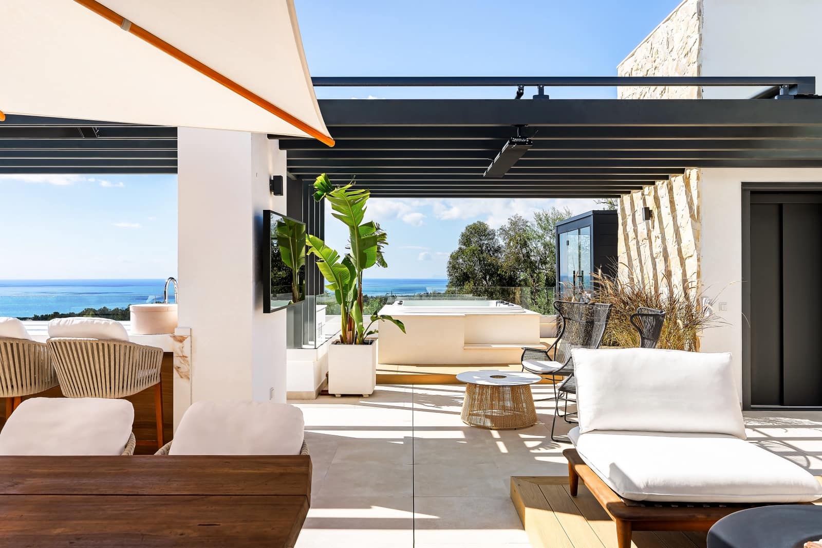 4 bedroom Semi-detached Villa for sale in Marbella with pool garage - € 3,500,000 (Ref: 9245817)