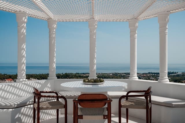 3 sypialnia Penthouse na sprzedaż w Golden Mile, Marbella z basenem garażem - 3 250 000 € (Ref: 9245820)