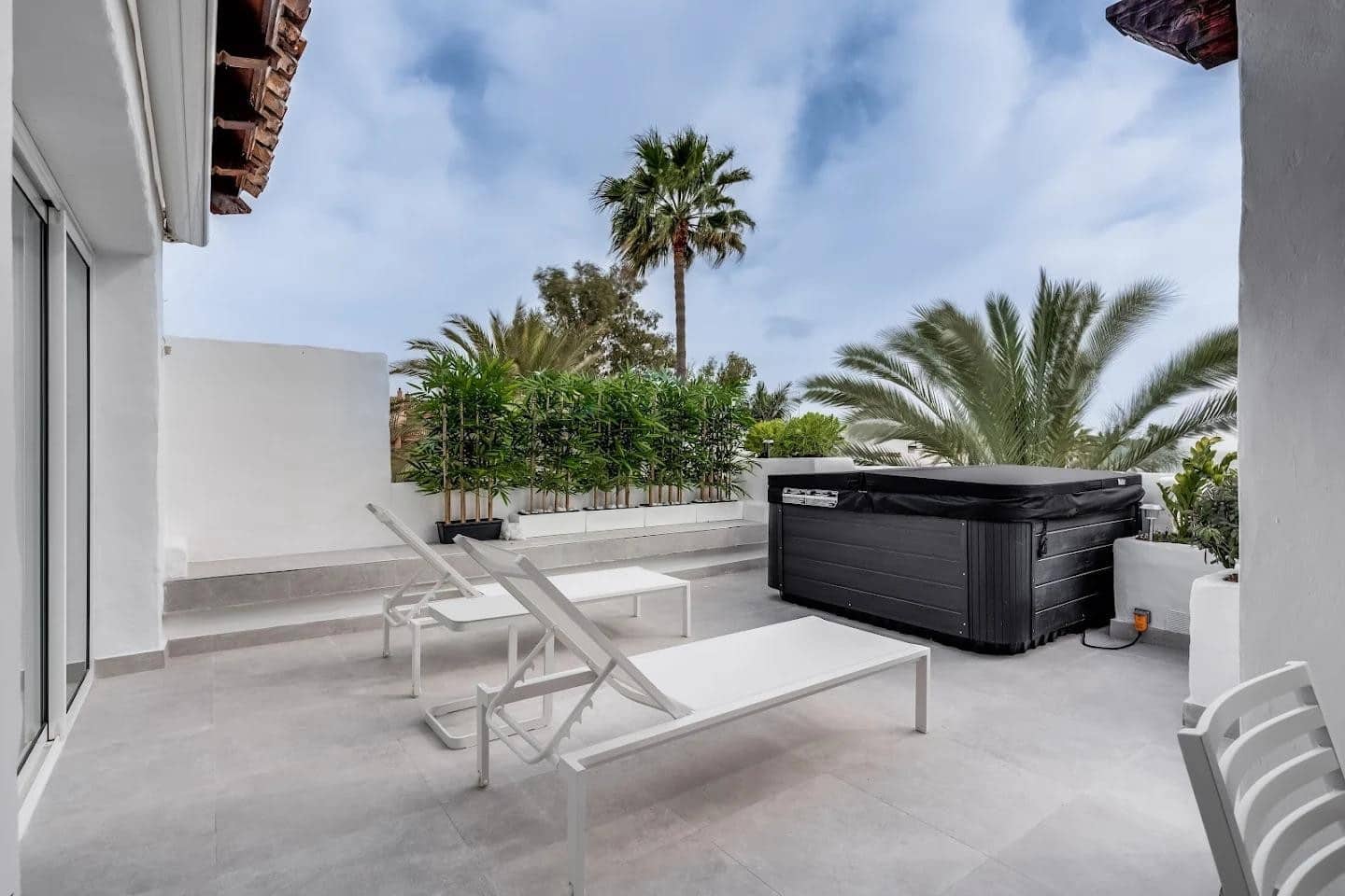 3 soveværelse Penthouse til salg i Puerto Banus med swimmingpool garage - € 2.950.000 (Ref: 9245821)