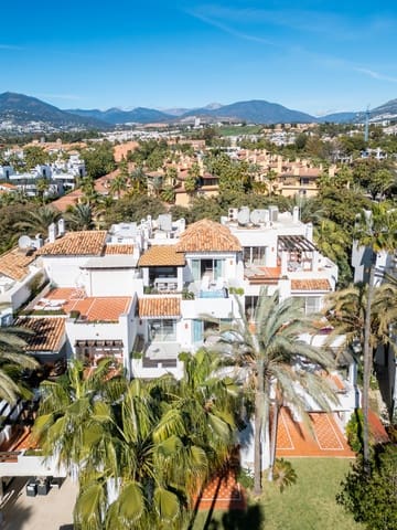 3 soveværelse Penthouse til salg i Puerto Banus, Marbella med swimmingpool garage - € 2.950.000 (Ref: 9245821)