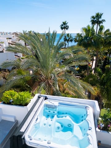 3 soveværelse Penthouse til salg i Puerto Banus, Marbella med swimmingpool garage - € 2.950.000 (Ref: 9245821)