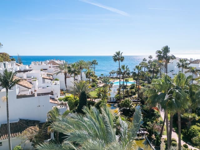 3 soveværelse Penthouse til salg i Puerto Banus, Marbella med swimmingpool garage - € 2.950.000 (Ref: 9245821)