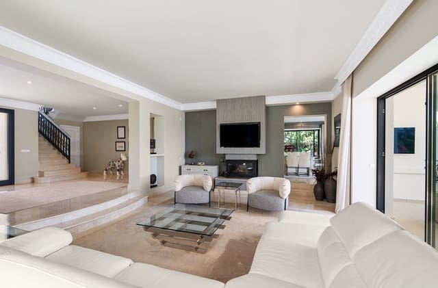 4 makuuhuone Huvila myytävänä paikassa Marbella mukana uima-altaan 
autotalli - 3 250 000 € (Ref: 9245822)