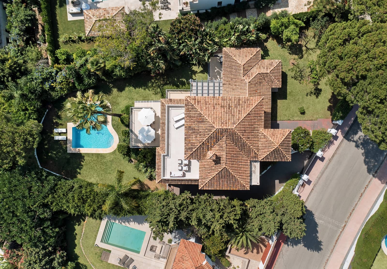 4 makuuhuone Huvila myytävänä paikassa Marbella mukana uima-altaan 
autotalli - 3 250 000 € (Ref: 9245822)