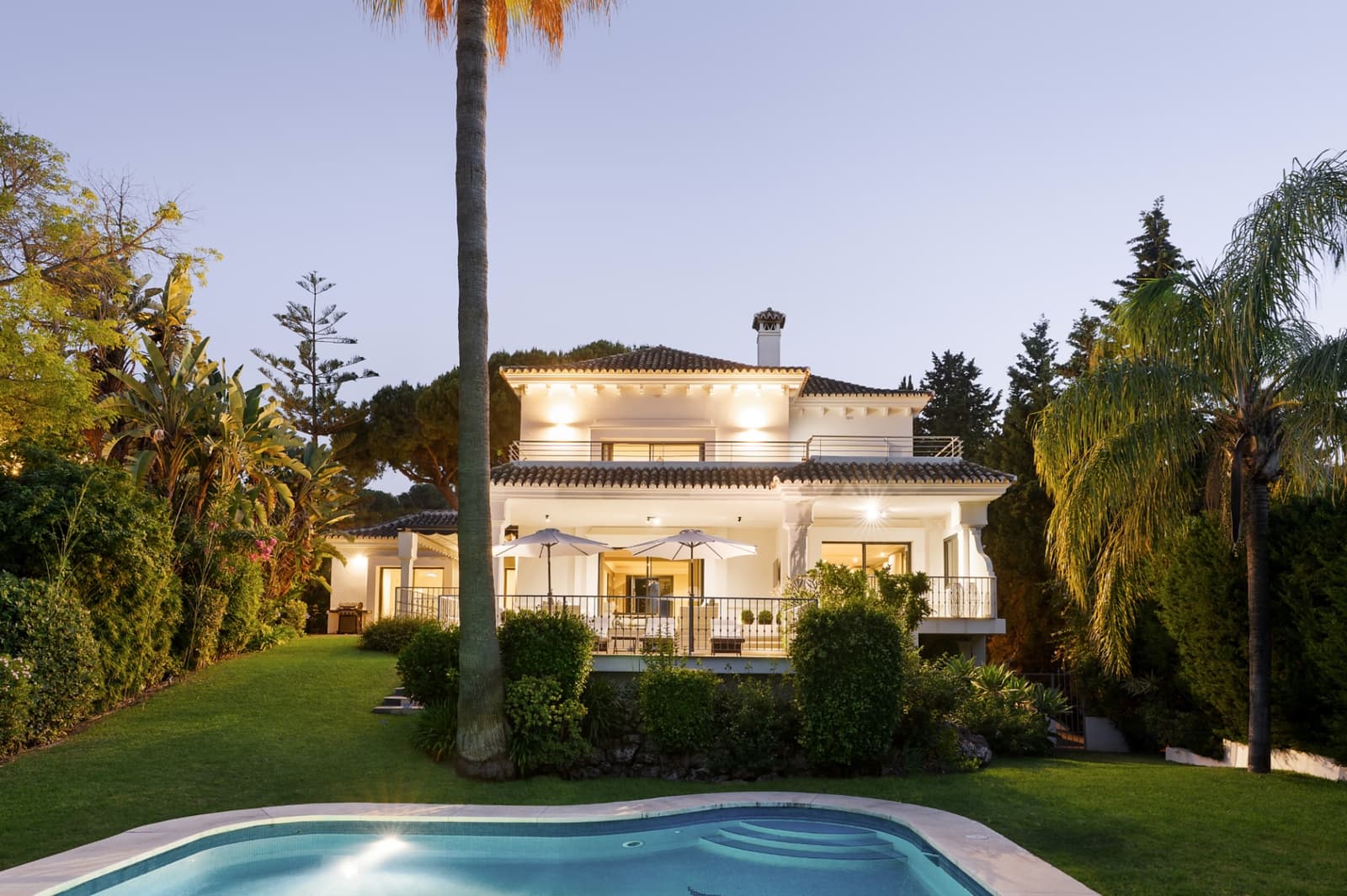 4 soverom Villa til salgs i Marbella med svømmebasseng garasje - € 3 250 000 (Ref: 9245822)