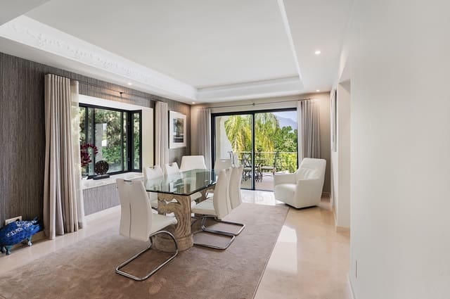 4 slaapkamer Villa te koop in Marbella met zwembad garage - € 3.250.000 (Ref: 9245822)