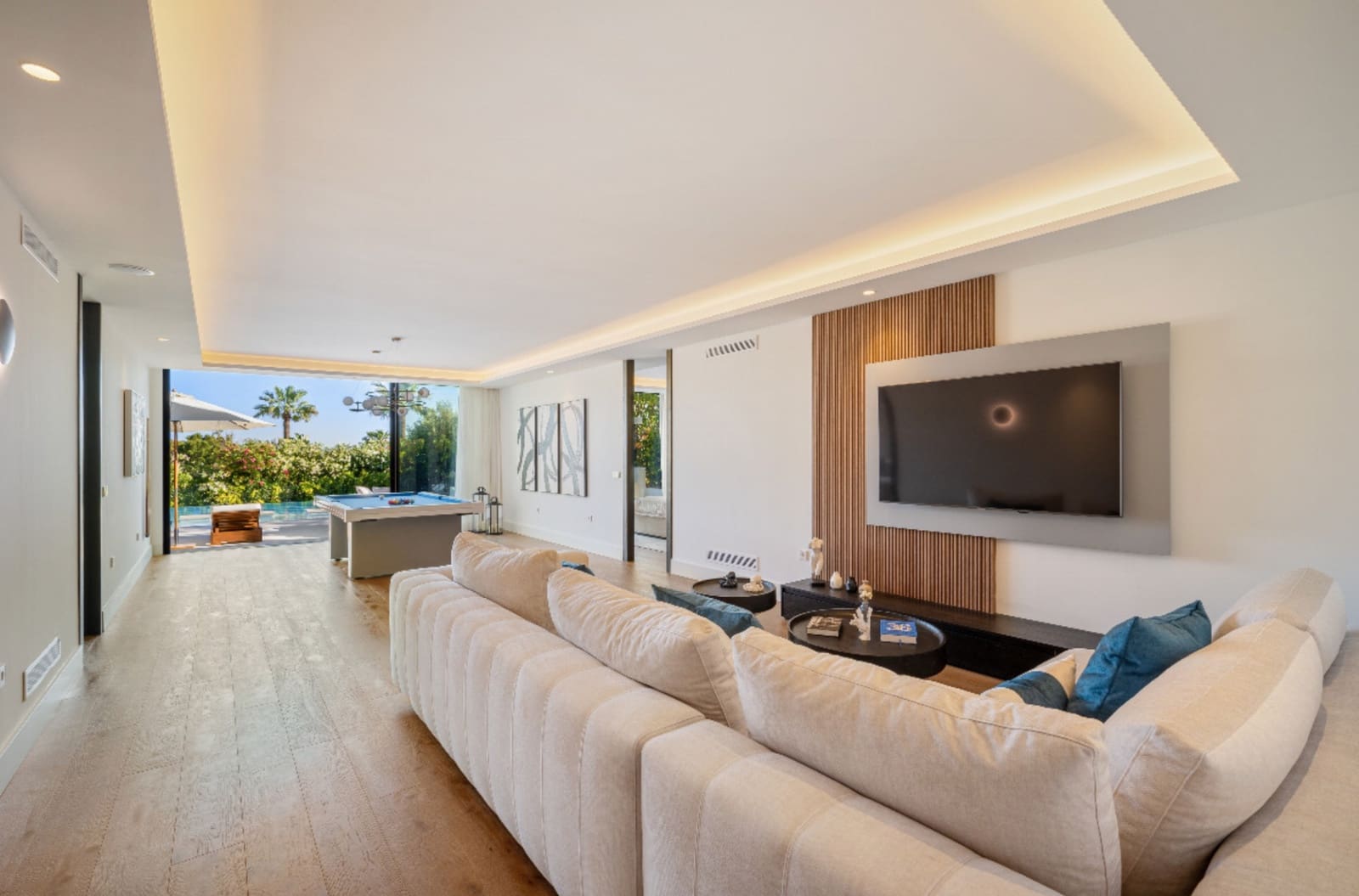 6 bedroom Villa for sale in Marbella with pool garage - € 7,350,000 (Ref: 9245824)
