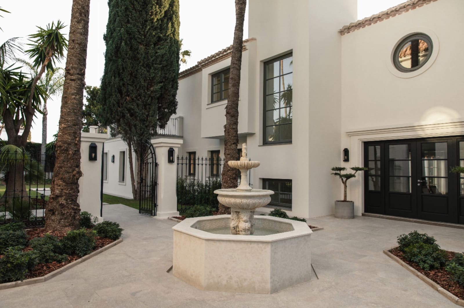 6 Zimmer Villa zu verkaufen in Marbella mit Pool Garage - 12.500.000 € (Ref: 9245825)