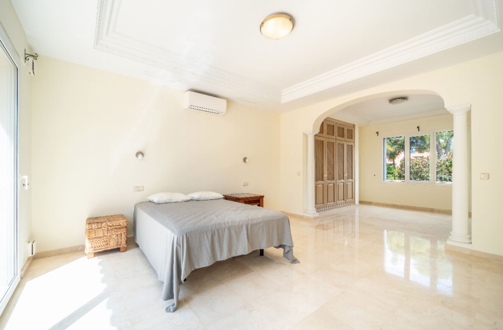 5 Zimmer Villa zu verkaufen in El Paraiso mit Pool Garage - 2.390.000 € (Ref: 9245826)