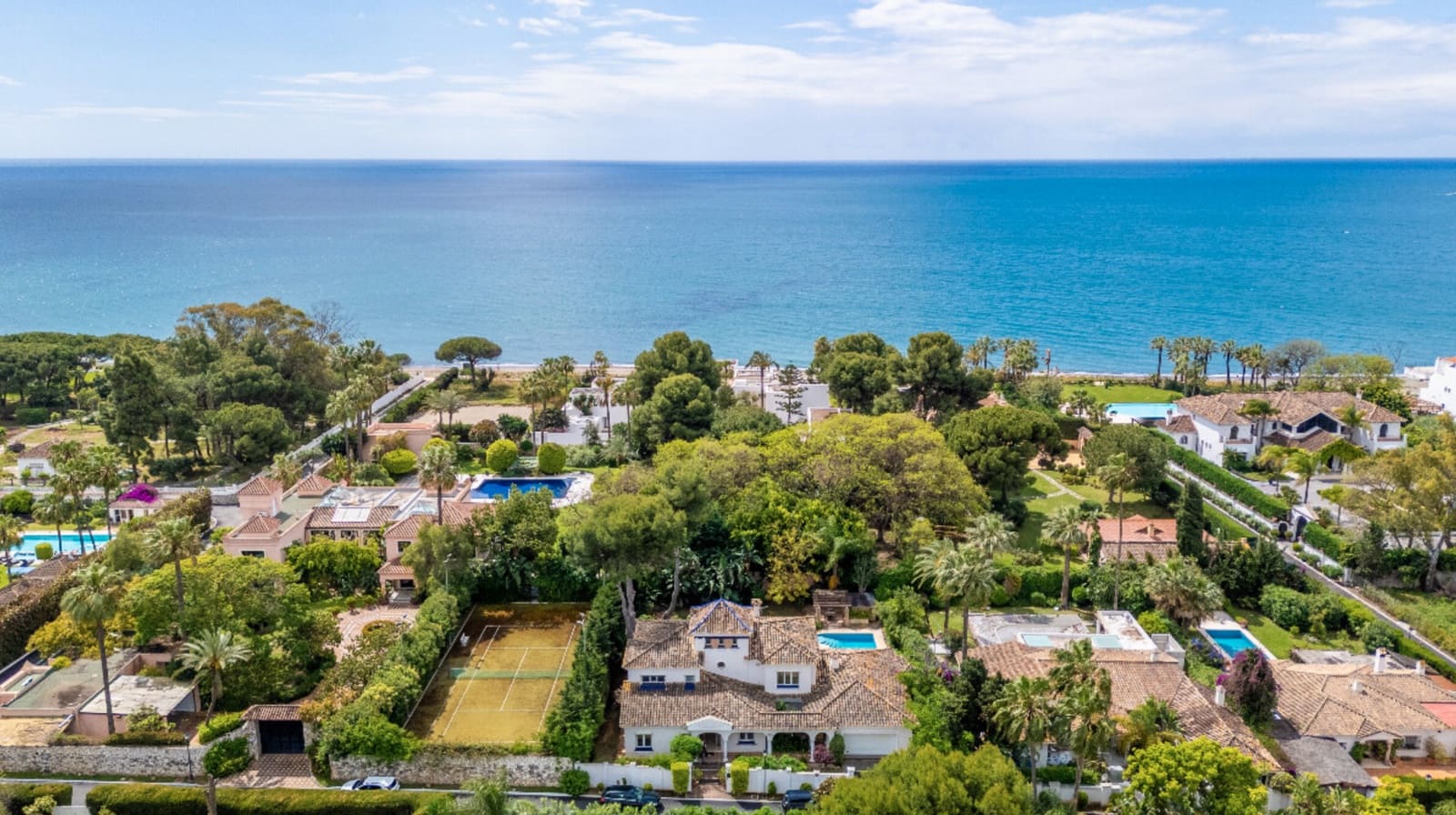 5 Zimmer Villa zu verkaufen in El Paraiso mit Pool Garage - 2.390.000 € (Ref: 9245826)