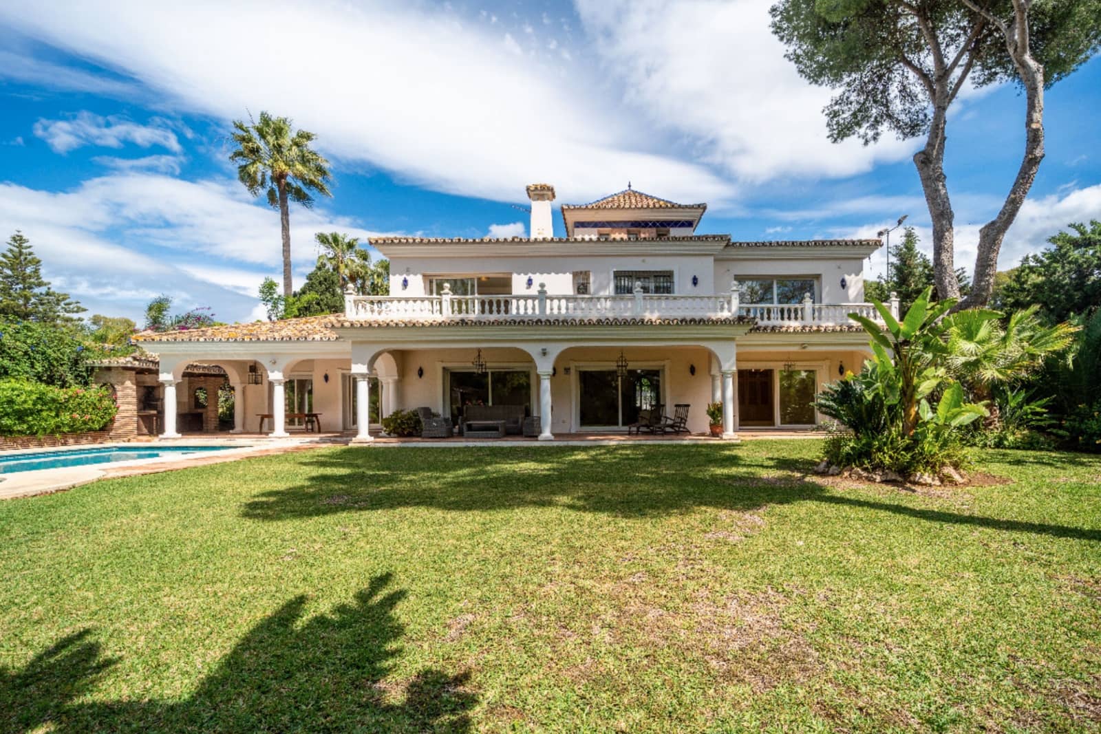 5 Zimmer Villa zu verkaufen in El Paraiso mit Pool Garage - 2.390.000 € (Ref: 9245826)