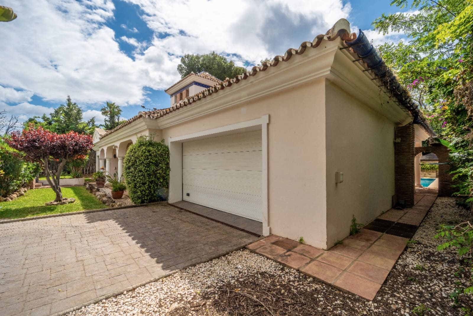 5 Zimmer Villa zu verkaufen in El Paraiso mit Pool Garage - 2.390.000 € (Ref: 9245826)