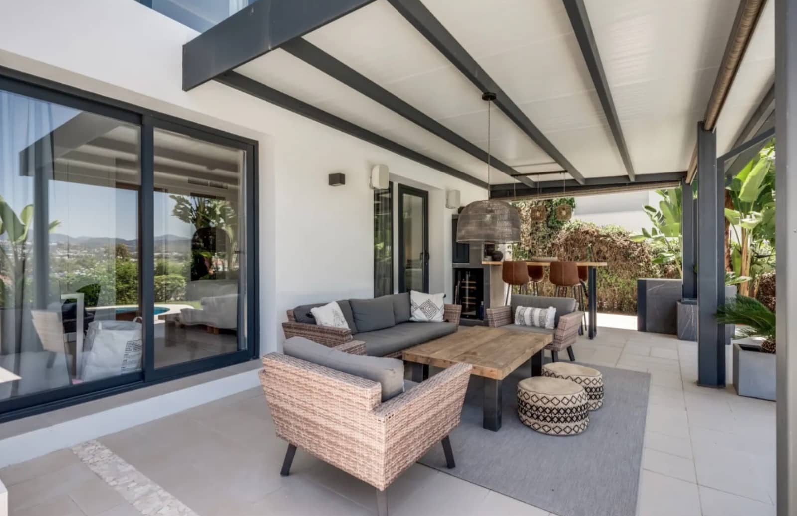 4 makuuhuone Huvila myytävänä paikassa Nueva Andalucia mukana uima-altaan 
autotalli - 2 100 000 € (Ref: 9245827)