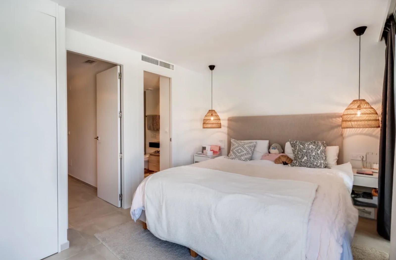 4 makuuhuone Huvila myytävänä paikassa Nueva Andalucia mukana uima-altaan 
autotalli - 2 100 000 € (Ref: 9245827)