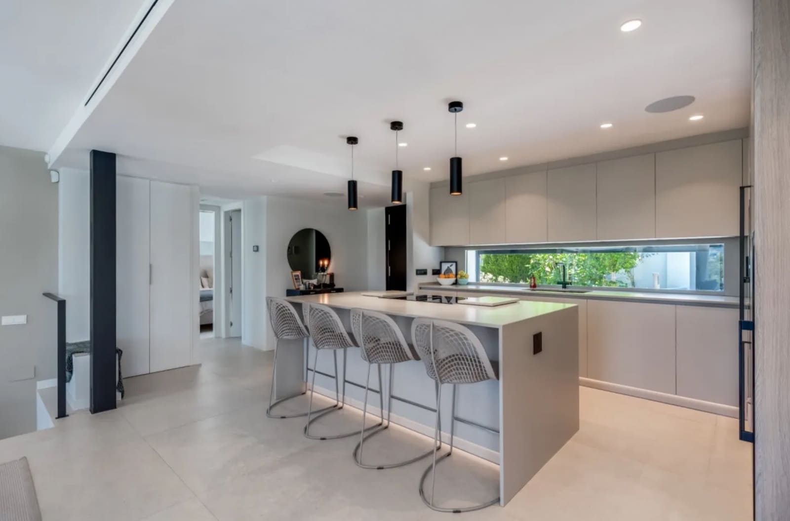 4 makuuhuone Huvila myytävänä paikassa Nueva Andalucia mukana uima-altaan 
autotalli - 2 100 000 € (Ref: 9245827)