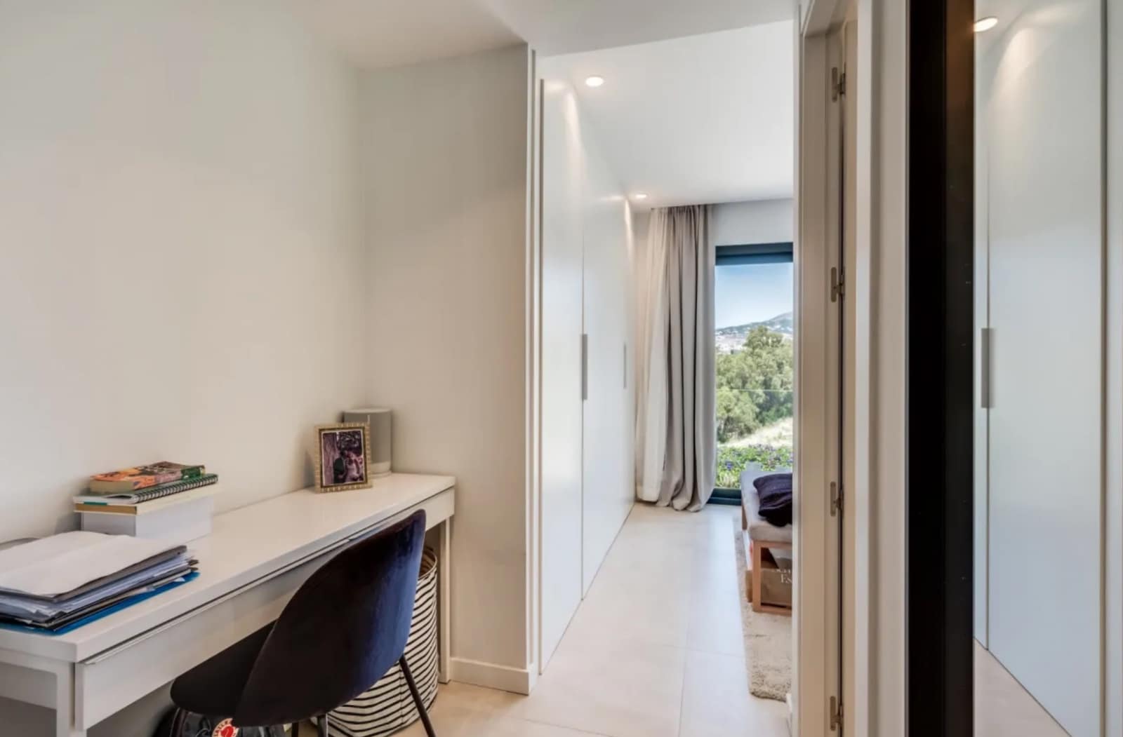 4 makuuhuone Huvila myytävänä paikassa Nueva Andalucia mukana uima-altaan 
autotalli - 2 100 000 € (Ref: 9245827)