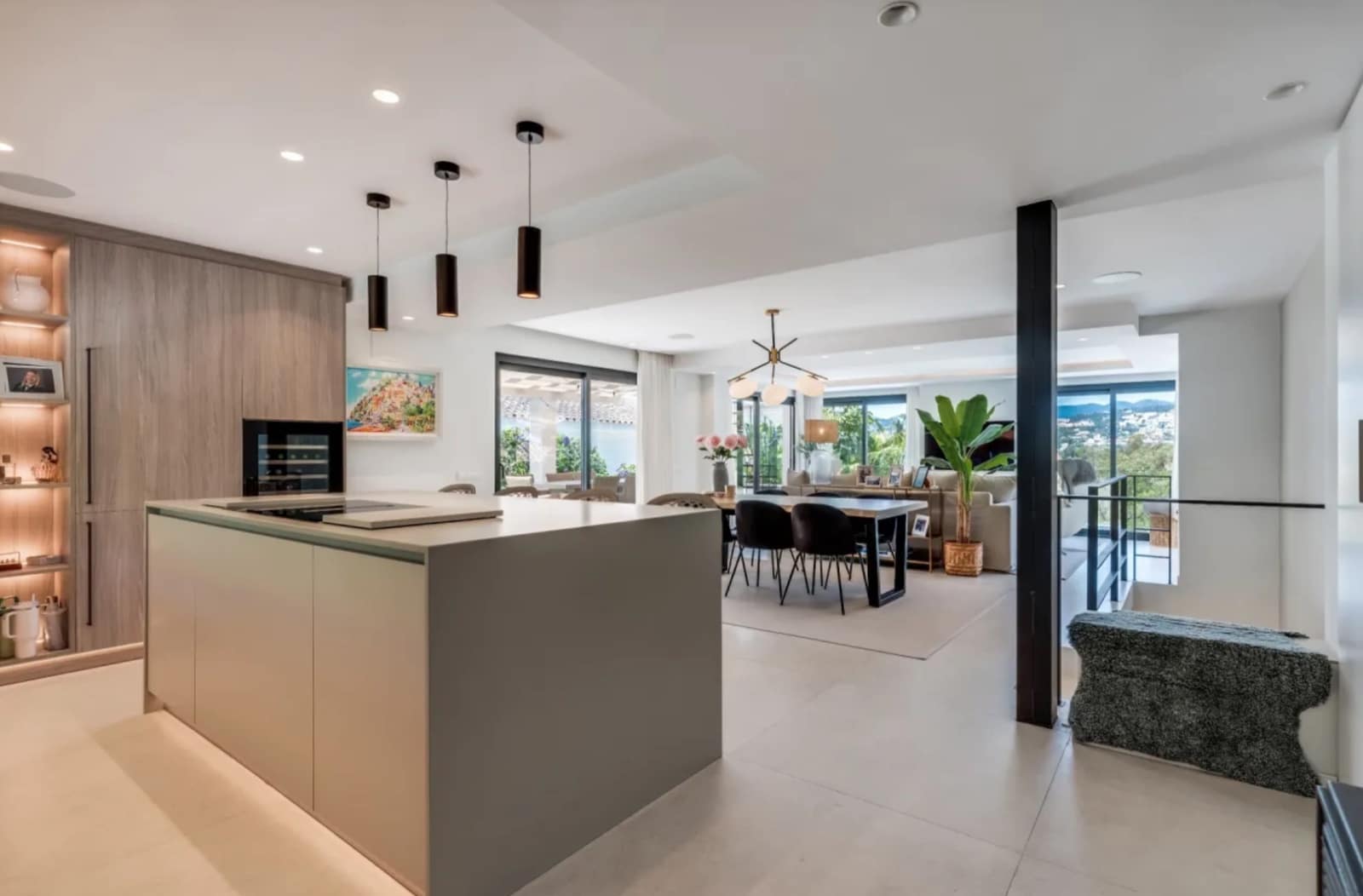 4 bedroom Villa for sale in Nueva Andalucia with pool garage - € 2,100,000 (Ref: 9245827)