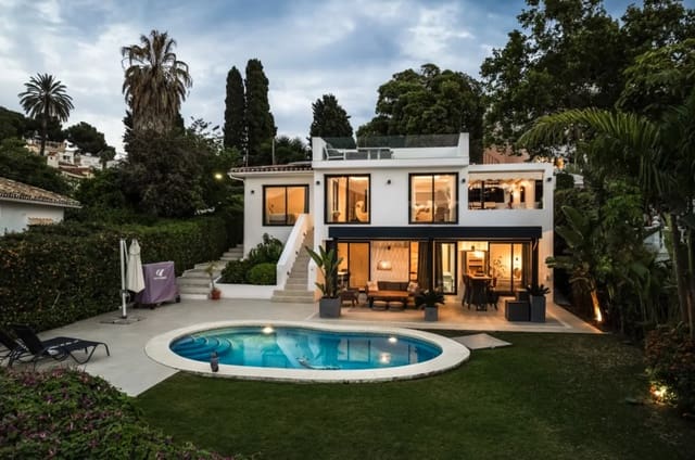 4 chambre Villa/Maison à vendre à Nueva Andalucia, Marbella avec piscine garage - 2 100 000 € (Ref: 9245827)