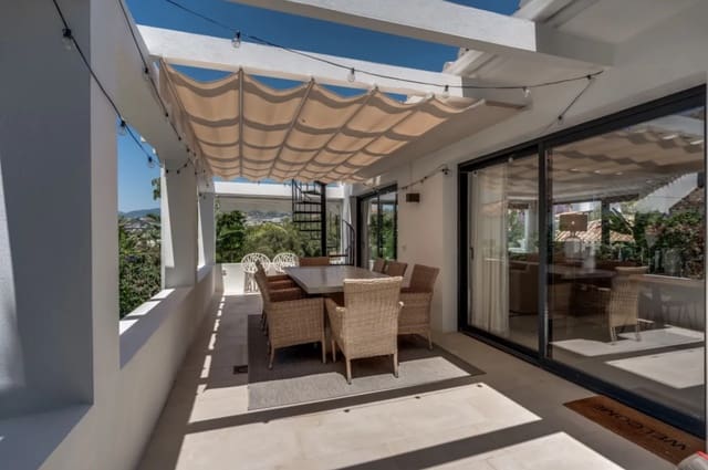 4 chambre Villa/Maison à vendre à Nueva Andalucia, Marbella avec piscine garage - 2 100 000 € (Ref: 9245827)