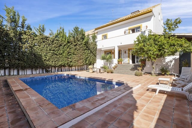4 soveværelse Semi-Rækkehus til salg i San Pedro de Alcantara, Marbella med swimmingpool garage - € 949.000 (Ref: 9245829)
