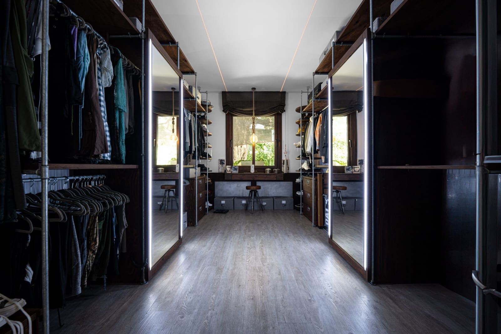 5 bedroom Villa for sale in Benahavis with pool garage - € 3,950,000 (Ref: 9245832)