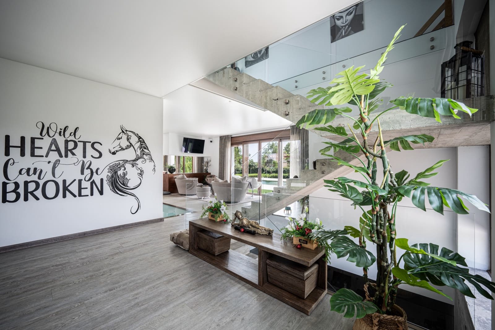 5 bedroom Villa for sale in Benahavis with pool garage - € 3,950,000 (Ref: 9245832)