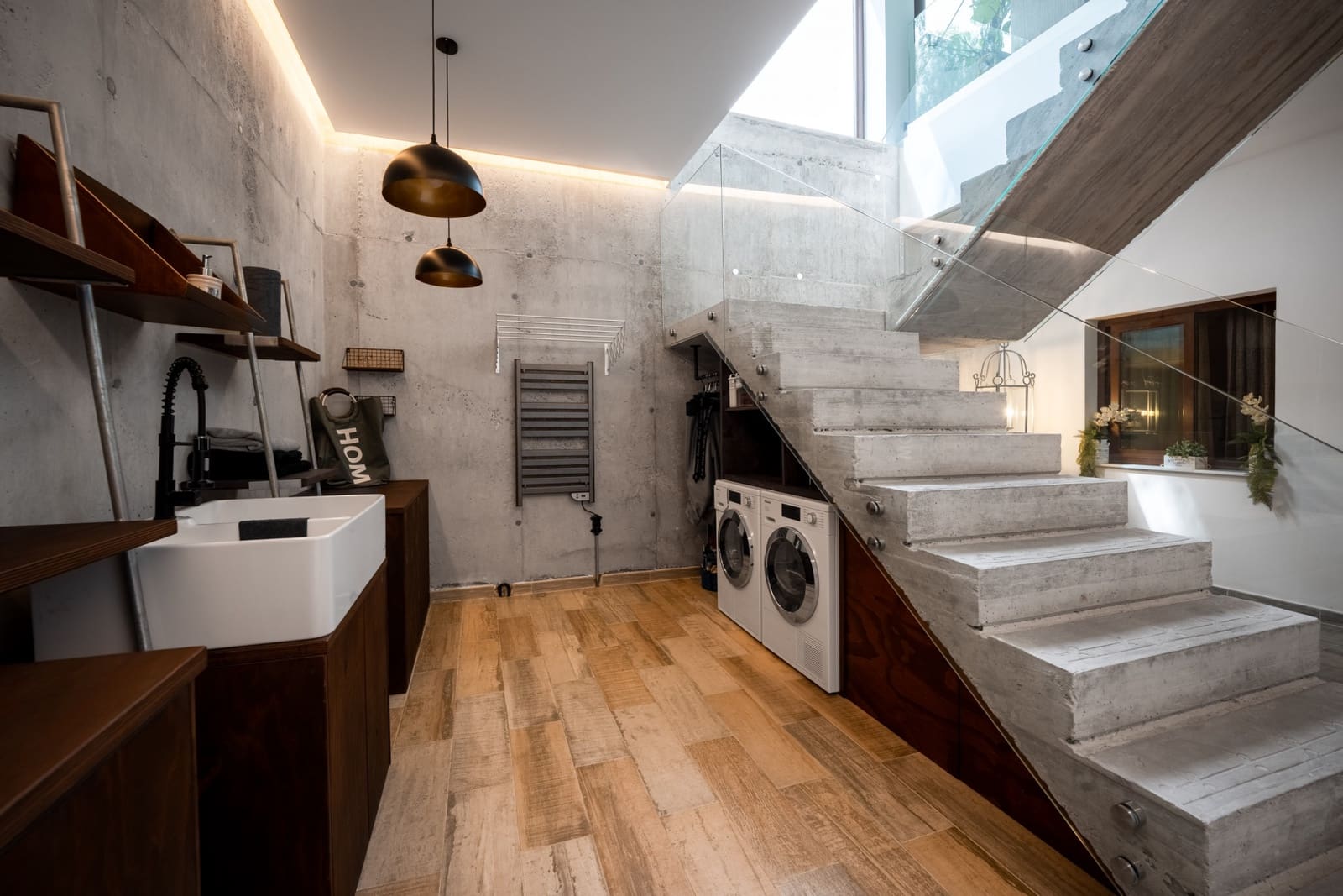 5 bedroom Villa for sale in Benahavis with pool garage - € 3,950,000 (Ref: 9245832)