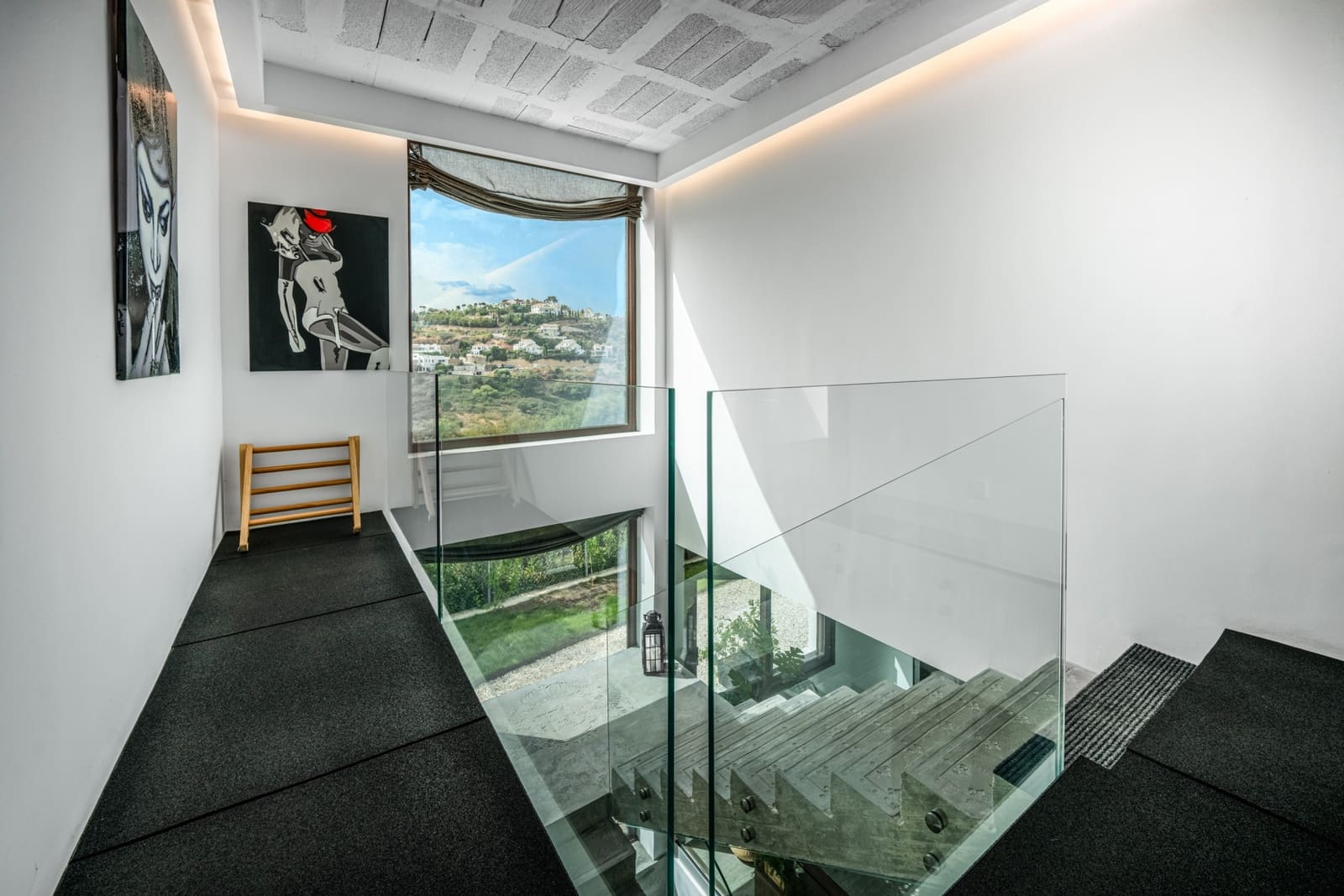 5 bedroom Villa for sale in Benahavis with pool garage - € 3,950,000 (Ref: 9245832)