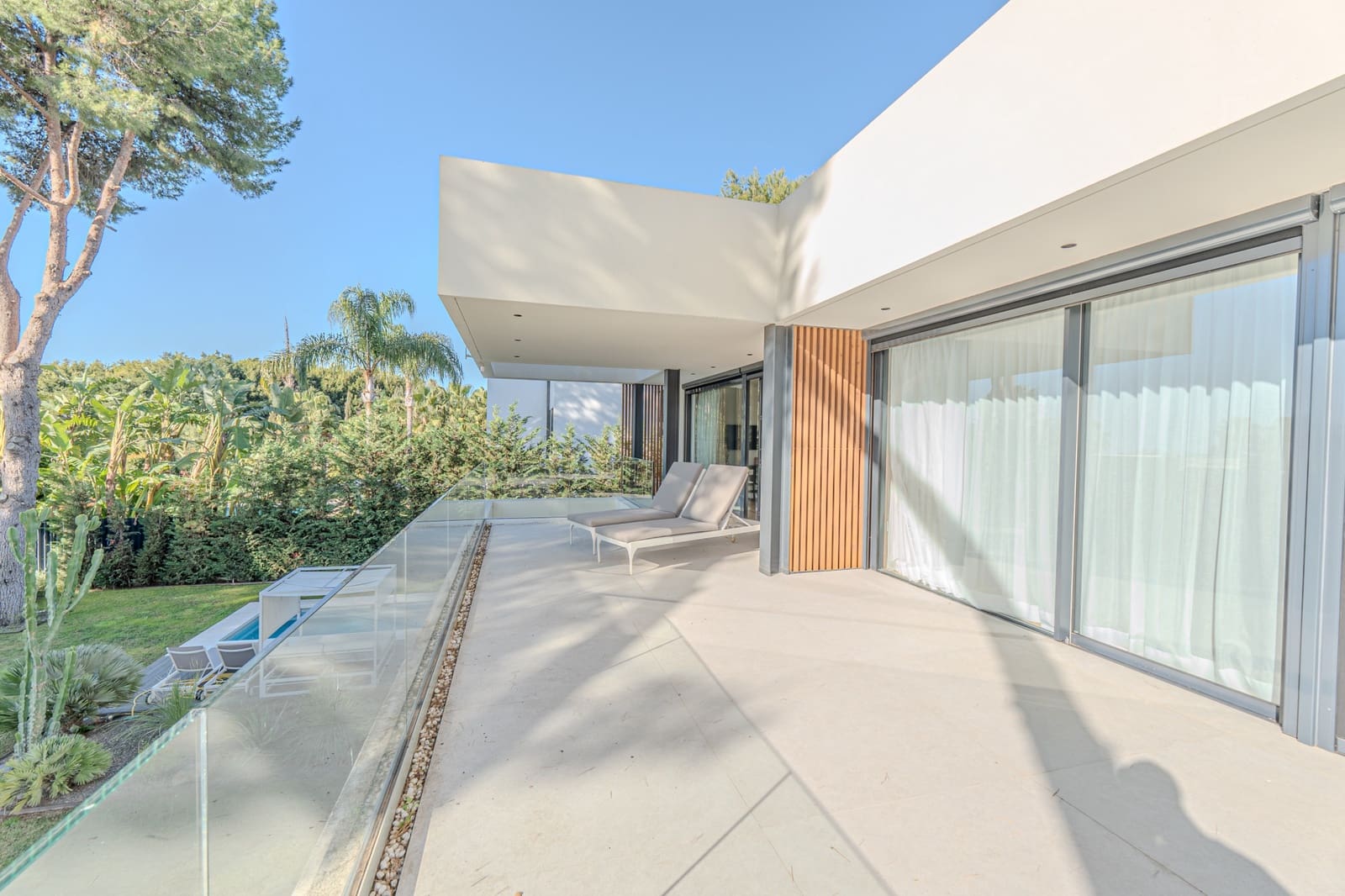 5 bedroom Villa for sale in Marbella with pool garage - € 3,850,000 (Ref: 9245834)