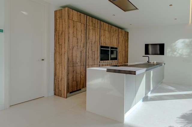 5 quarto Moradia para venda em Marbella com piscina garagem - 3 850 000 € (Ref: 9245834)