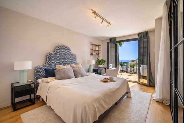 Casa de 4 habitaciones en Marbella en venta con piscina garaje - 1.695.000 € (Ref: 9245835)