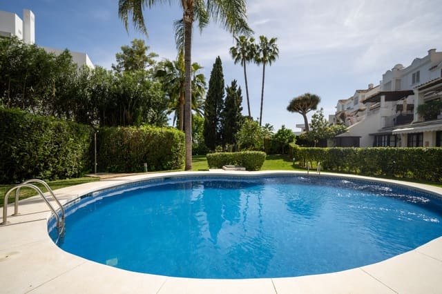 Casa de 4 habitaciones en Marbella en venta con piscina garaje - 1.695.000 € (Ref: 9245835)