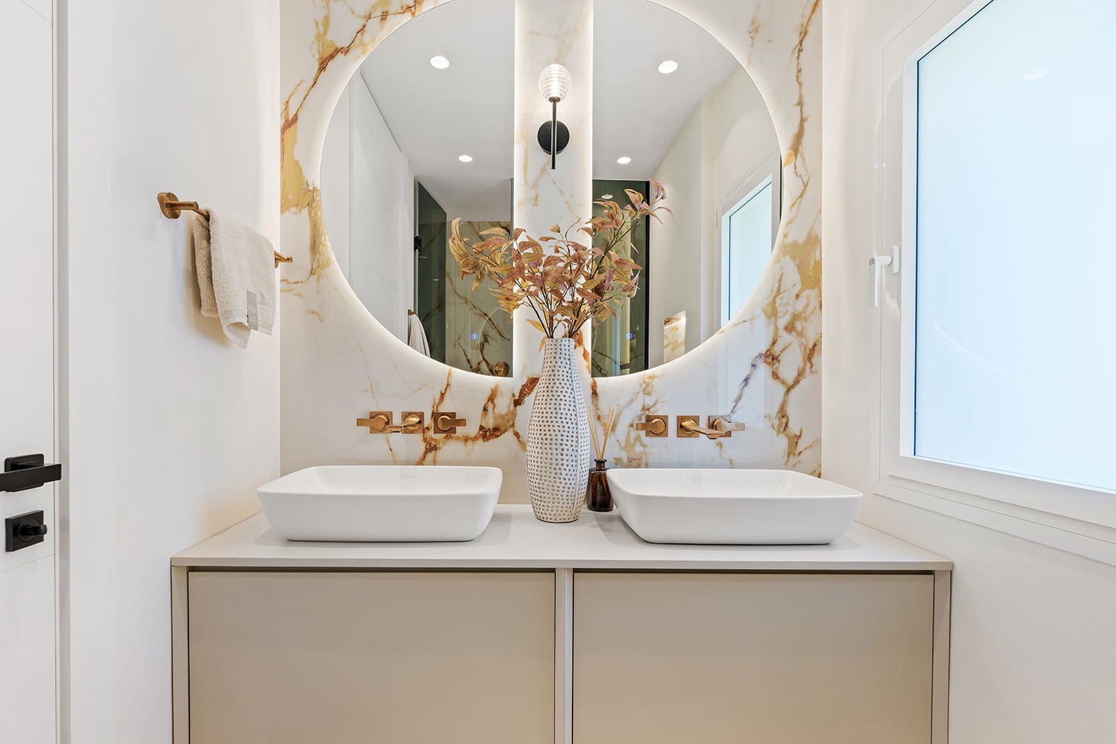 3 bedroom Apartment for sale in Marbella with pool garage - € 2,995,000 (Ref: 9245836)